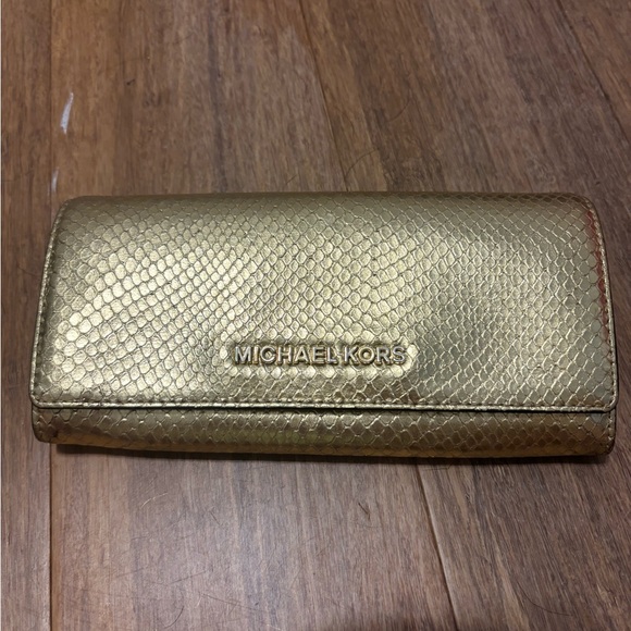 Michael Kors • Metallic Gold Wallet - Picture 1 of 6